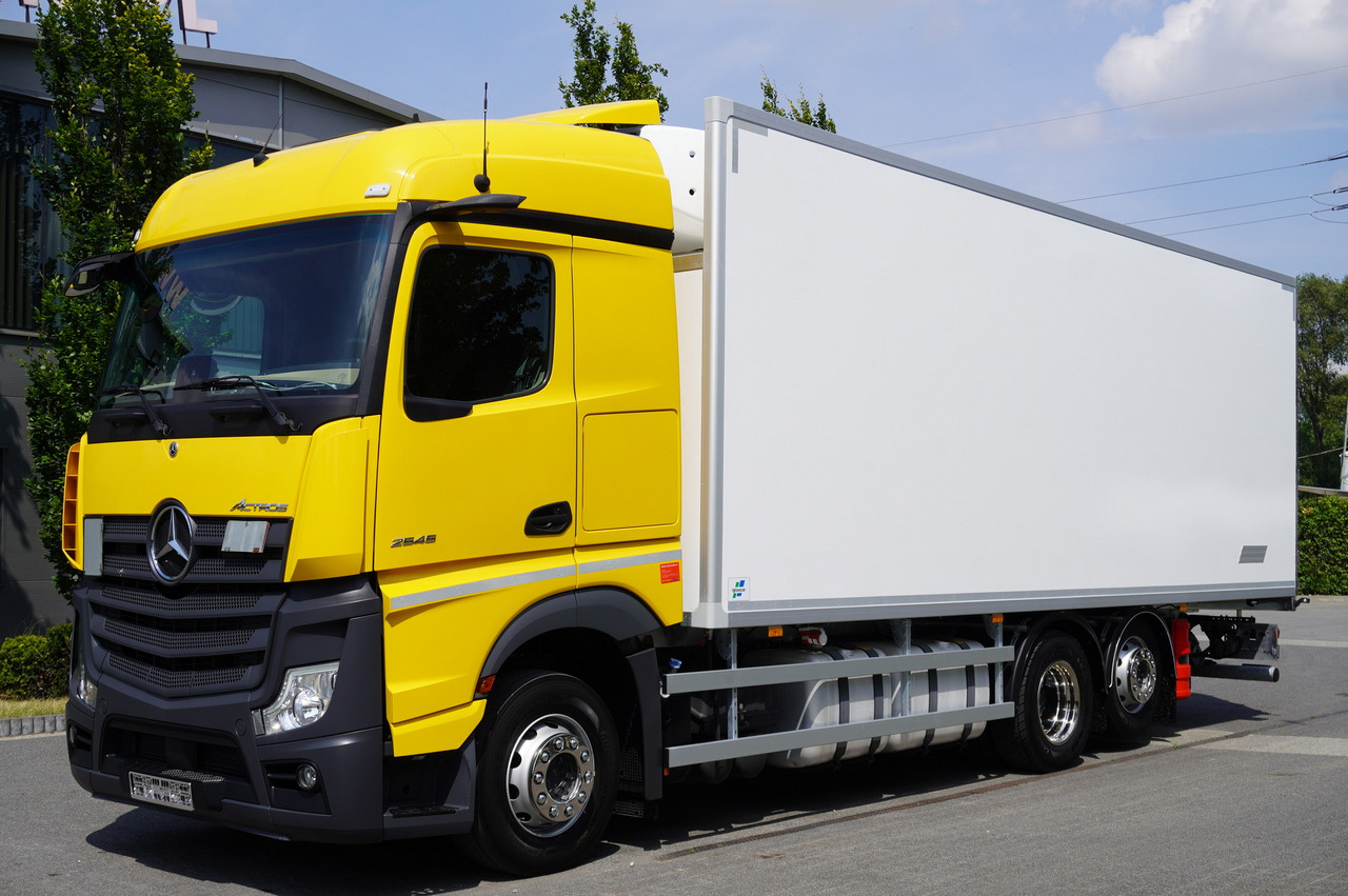 MERCEDES-BENZ Actros 2545 MP5 6×2 E6 / NEW Igloocar refrigerator / 19 pallets - Chladírenský nákladní automobil: obrázek 1 MERCEDES-BENZ Actros 2545 MP5 6×2 E6 / NEW Igloocar refrigerator / 19 pallets - Chladírenský nákladní automobil: obrázek 1