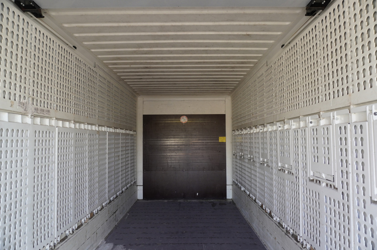 MERCEDES-BENZ Actros 2545 MP5 / KRONE 18 EPAL box body / ADR AT - Chladírenský nákladní automobil: obrázek 4 MERCEDES-BENZ Actros 2545 MP5 / KRONE 18 EPAL box body / ADR AT - Chladírenský nákladní automobil: obrázek 4