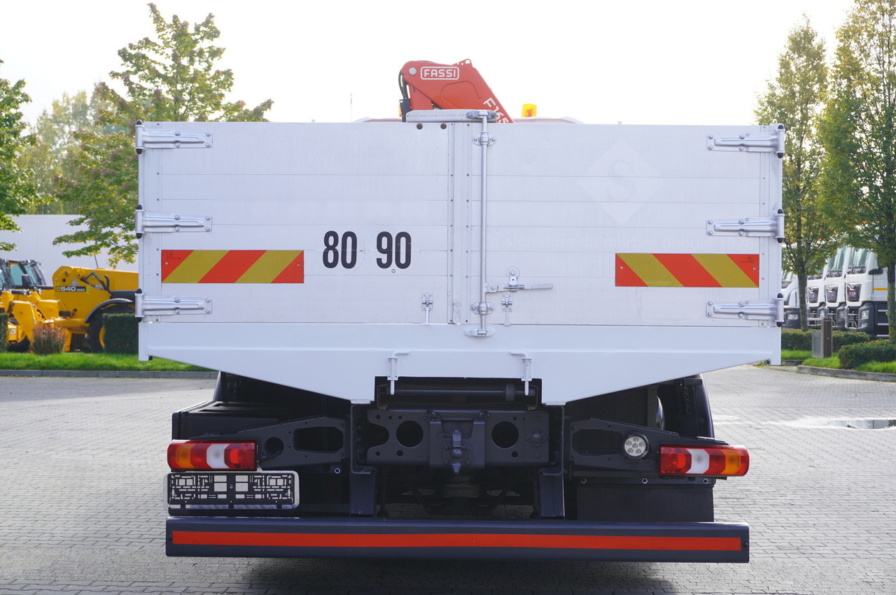 MERCEDES-BENZ Antos 2540 / Flatbed 15 EPAL / Fassi F165 / 6.1 t / 8 m reach / remote control / rotator / 1600 MTH / steered axle - Auto s hydraulickou rukou: obrázek 5 MERCEDES-BENZ Antos 2540 / Flatbed 15 EPAL / Fassi F165 / 6.1 t / 8 m reach / remote control / rotator / 1600 MTH / steered axle - Auto s hydraulickou rukou: obrázek 5