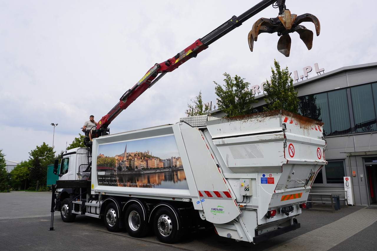 MERCEDES-BENZ Antos 3240 8x2 / Tajfun 5T crane / Farid Industries garbage truck/ 3 steered axles - Čistič odpadových jam: obrázek 2 MERCEDES-BENZ Antos 3240 8x2 / Tajfun 5T crane / Farid Industries garbage truck/ 3 steered axles - Čistič odpadových jam: obrázek 2
