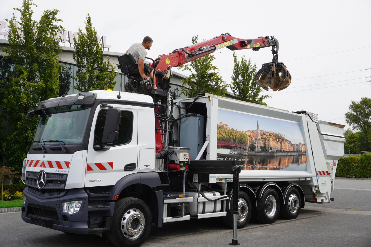 MERCEDES-BENZ Antos 3240 8x2 / Tajfun 5T crane / Farid Industries garbage truck/ 3 steered axles - Čistič odpadových jam: obrázek 4 MERCEDES-BENZ Antos 3240 8x2 / Tajfun 5T crane / Farid Industries garbage truck/ 3 steered axles - Čistič odpadových jam: obrázek 4