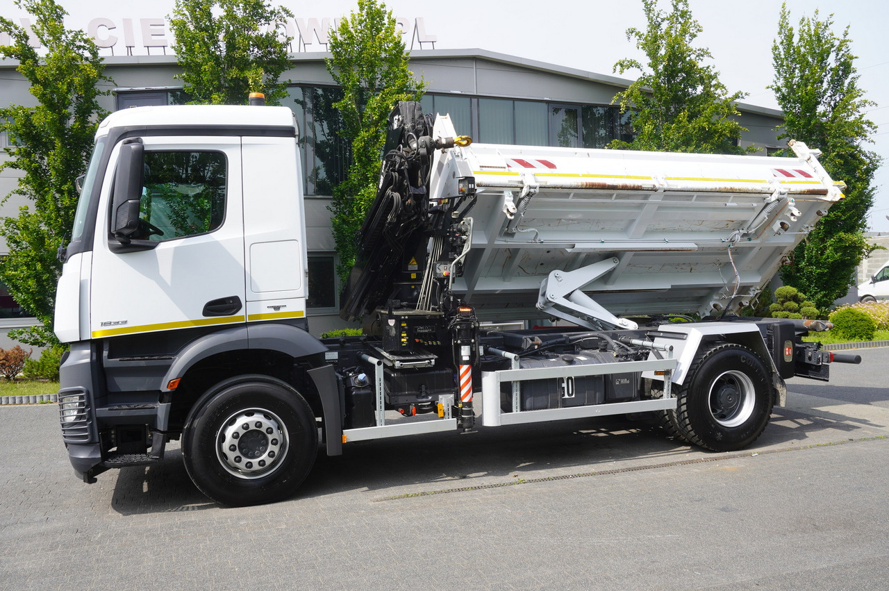Nákladní automobil valníkový/ Plošinový, Auto s hydraulickou rukou MERCEDES-BENZ Arocs 1833 / 87,000 km!!! / Hds HIAB X-DUO 128 B-2 / three-sided tipper: obrázek 15