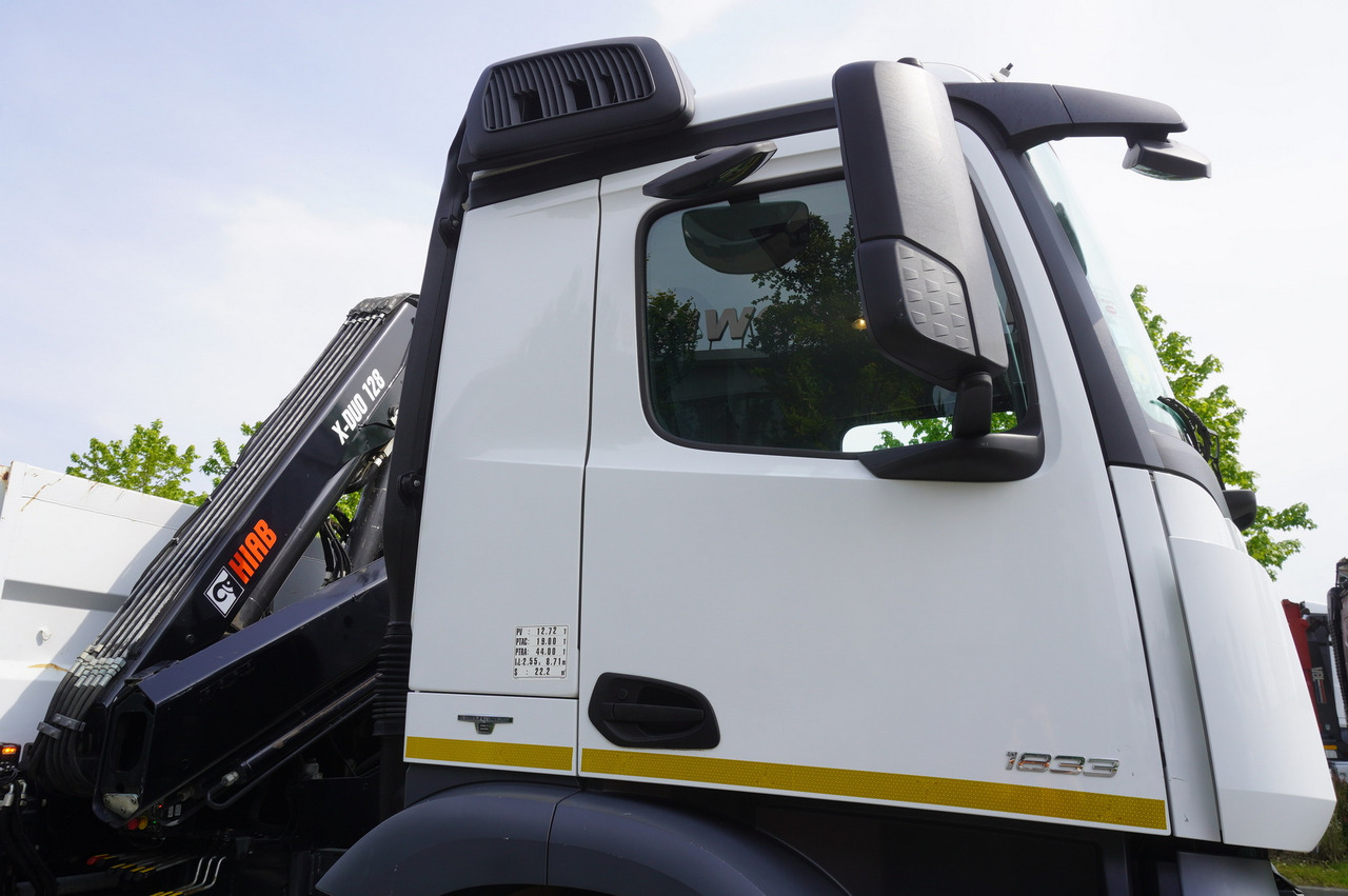 Nákladní automobil valníkový/ Plošinový, Auto s hydraulickou rukou MERCEDES-BENZ Arocs 1833 / 87,000 km!!! / Hds HIAB X-DUO 128 B-2 / three-sided tipper: obrázek 22