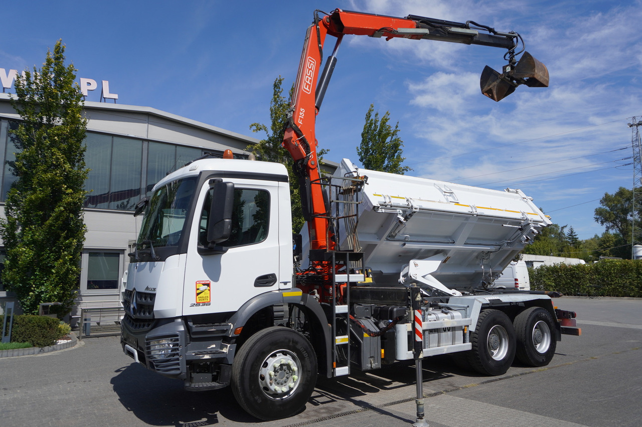 MERCEDES-BENZ Arocs 2636 / 6x4 / HDS Fassi / 3-Way Tipper / Bortmatic - Auto s hydraulickou rukou: obrázek 2 MERCEDES-BENZ Arocs 2636 / 6x4 / HDS Fassi / 3-Way Tipper / Bortmatic - Auto s hydraulickou rukou: obrázek 2