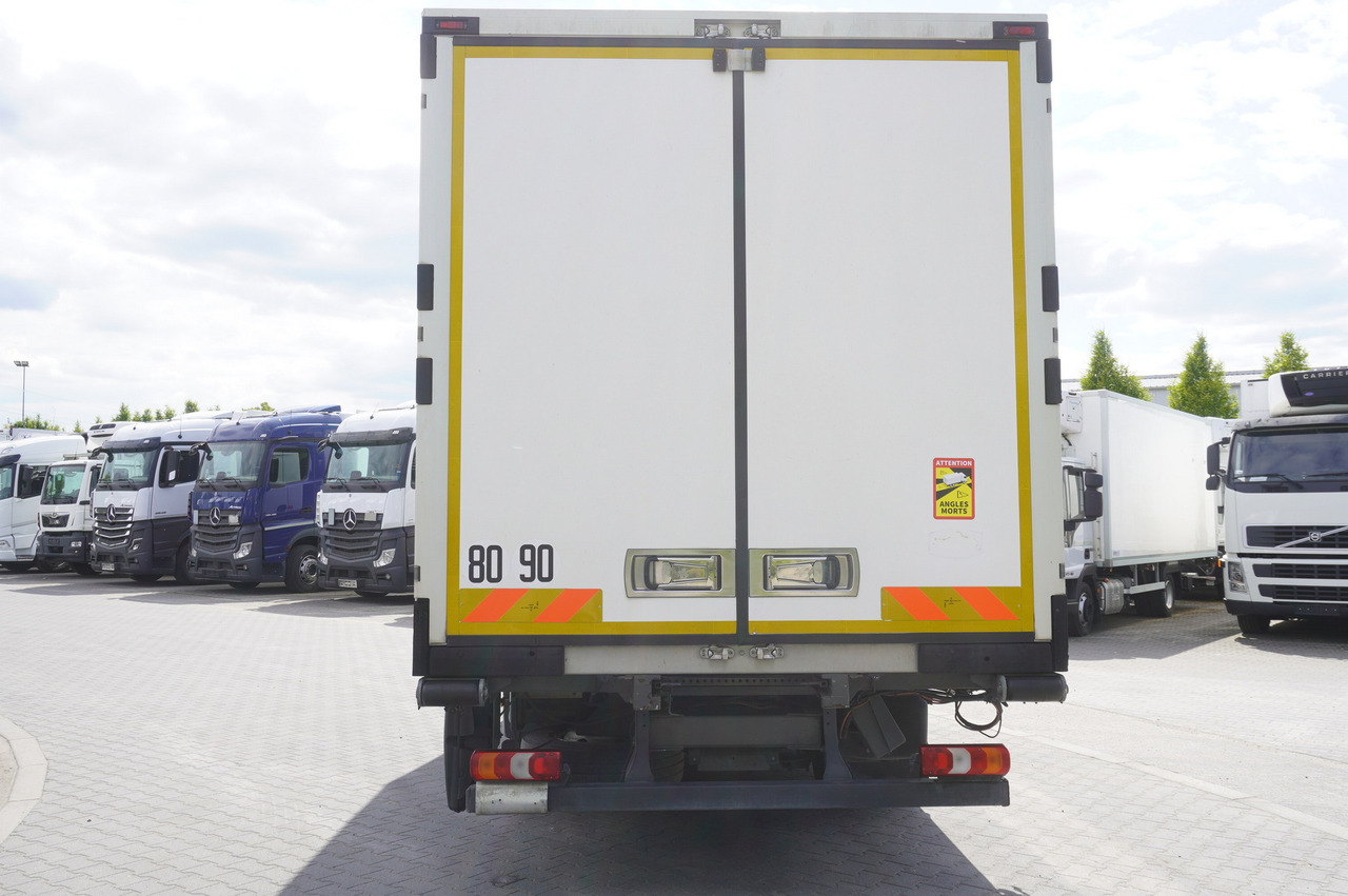 MERCEDES-BENZ Atego 1021 / Lamberet meat hook refrigerator / Carcass elevator 1000 kg / Thermoking T800 R - Chladírenský nákladní automobil, Auto s hydraulickou rukou: obrázek 4 MERCEDES-BENZ Atego 1021 / Lamberet meat hook refrigerator / Carcass elevator 1000 kg / Thermoking T800 R - Chladírenský nákladní automobil, Auto s hydraulickou rukou: obrázek 4