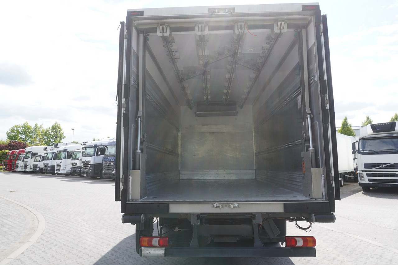 MERCEDES-BENZ Atego 1021 / Lamberet meat hook refrigerator / Carcass elevator 1000 kg / Thermoking T800 R - Chladírenský nákladní automobil, Auto s hydraulickou rukou: obrázek 5 MERCEDES-BENZ Atego 1021 / Lamberet meat hook refrigerator / Carcass elevator 1000 kg / Thermoking T800 R - Chladírenský nákladní automobil, Auto s hydraulickou rukou: obrázek 5