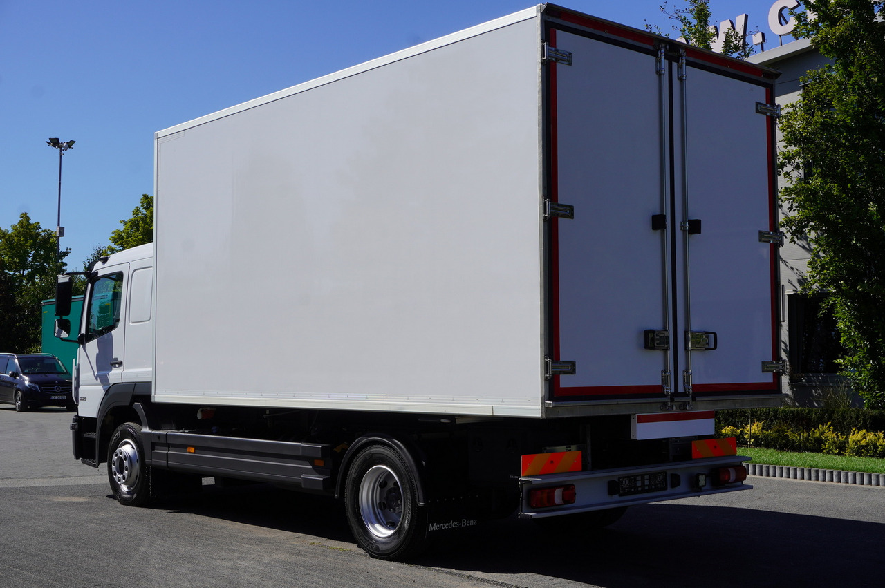 MERCEDES-BENZ Atego 1223 / Bitemperature Refrigerator 12 EPAL / Full ADR / Sleeper cab / 175 tho. km - Chladírenský nákladní automobil: obrázek 3 MERCEDES-BENZ Atego 1223 / Bitemperature Refrigerator 12 EPAL / Full ADR / Sleeper cab / 175 tho. km - Chladírenský nákladní automobil: obrázek 3