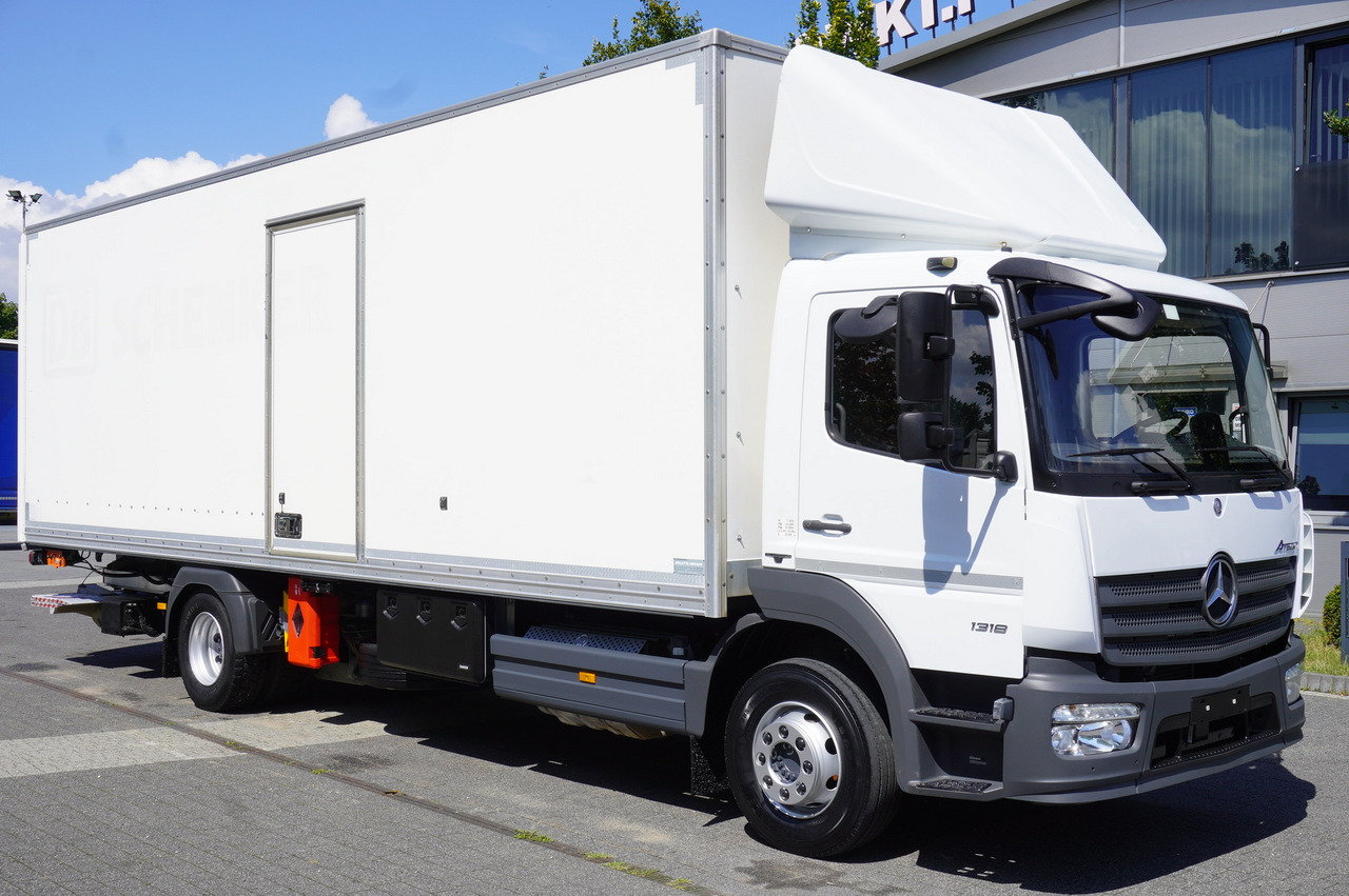 MERCEDES-BENZ Atego 1318 E6 / 20 pallet container / lift / 90 thousand km !!! - Skříňový nákladní auto: obrázek 1 MERCEDES-BENZ Atego 1318 E6 / 20 pallet container / lift / 90 thousand km !!! - Skříňový nákladní auto: obrázek 1
