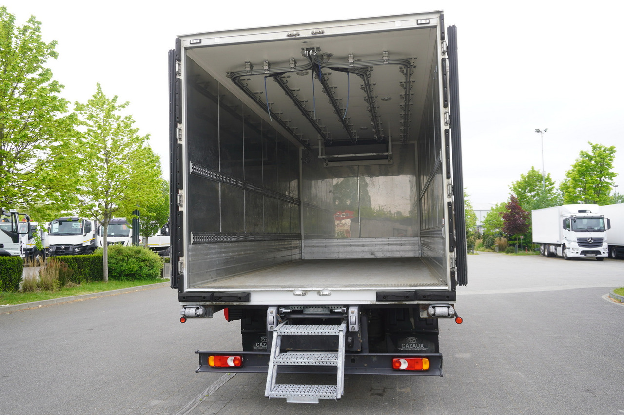 RENAULT D13 / 140 tho km !!! / Meat hook refrigerator / Thermoking T800R / 2 units - Chladírenský nákladní automobil: obrázek 5 RENAULT D13 / 140 tho km !!! / Meat hook refrigerator / Thermoking T800R / 2 units - Chladírenský nákladní automobil: obrázek 5