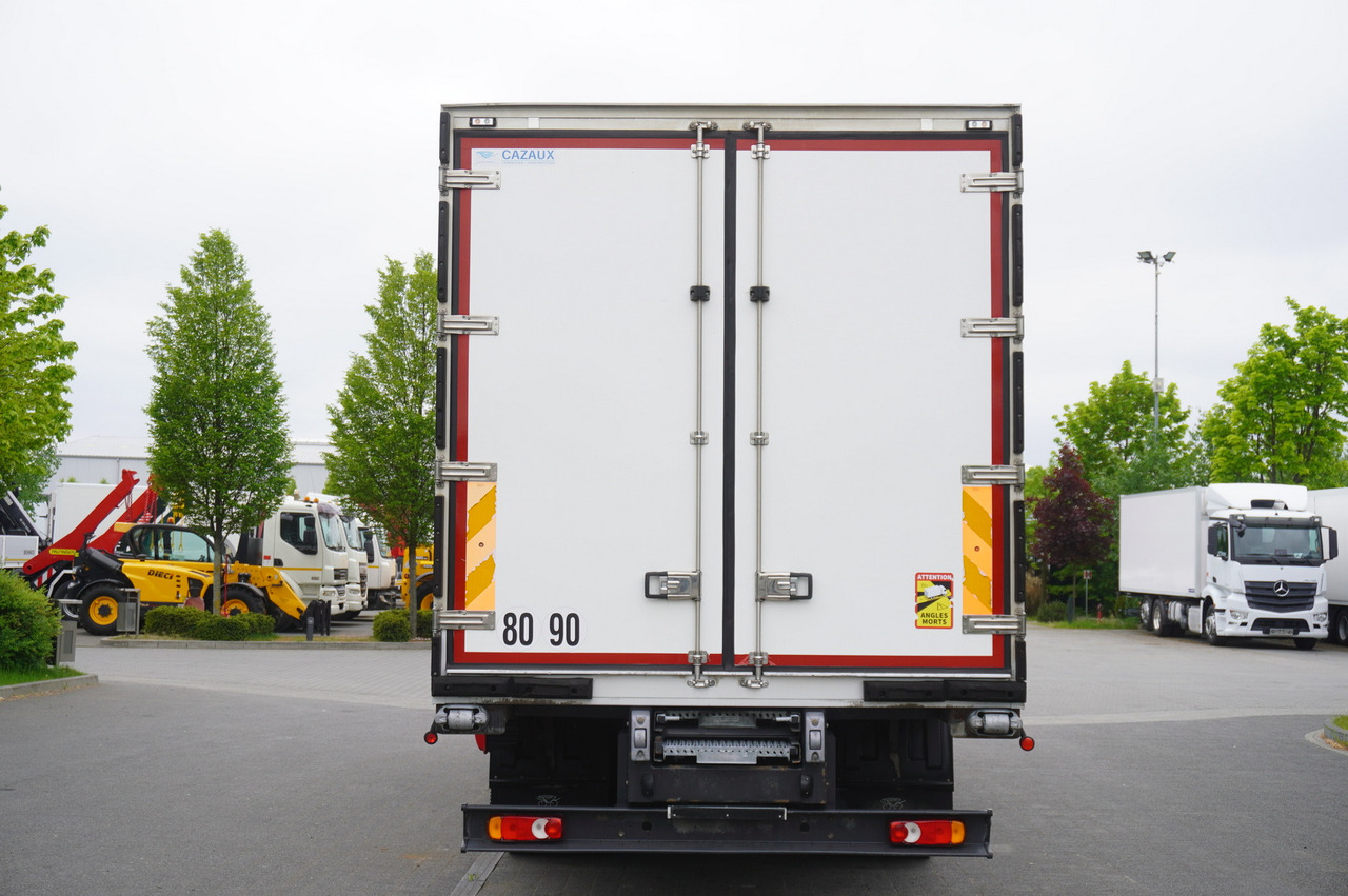 RENAULT D13 / 140 tho km !!! / Meat hook refrigerator / Thermoking T800R / 2 units - Chladírenský nákladní automobil: obrázek 4 RENAULT D13 / 140 tho km !!! / Meat hook refrigerator / Thermoking T800R / 2 units - Chladírenský nákladní automobil: obrázek 4