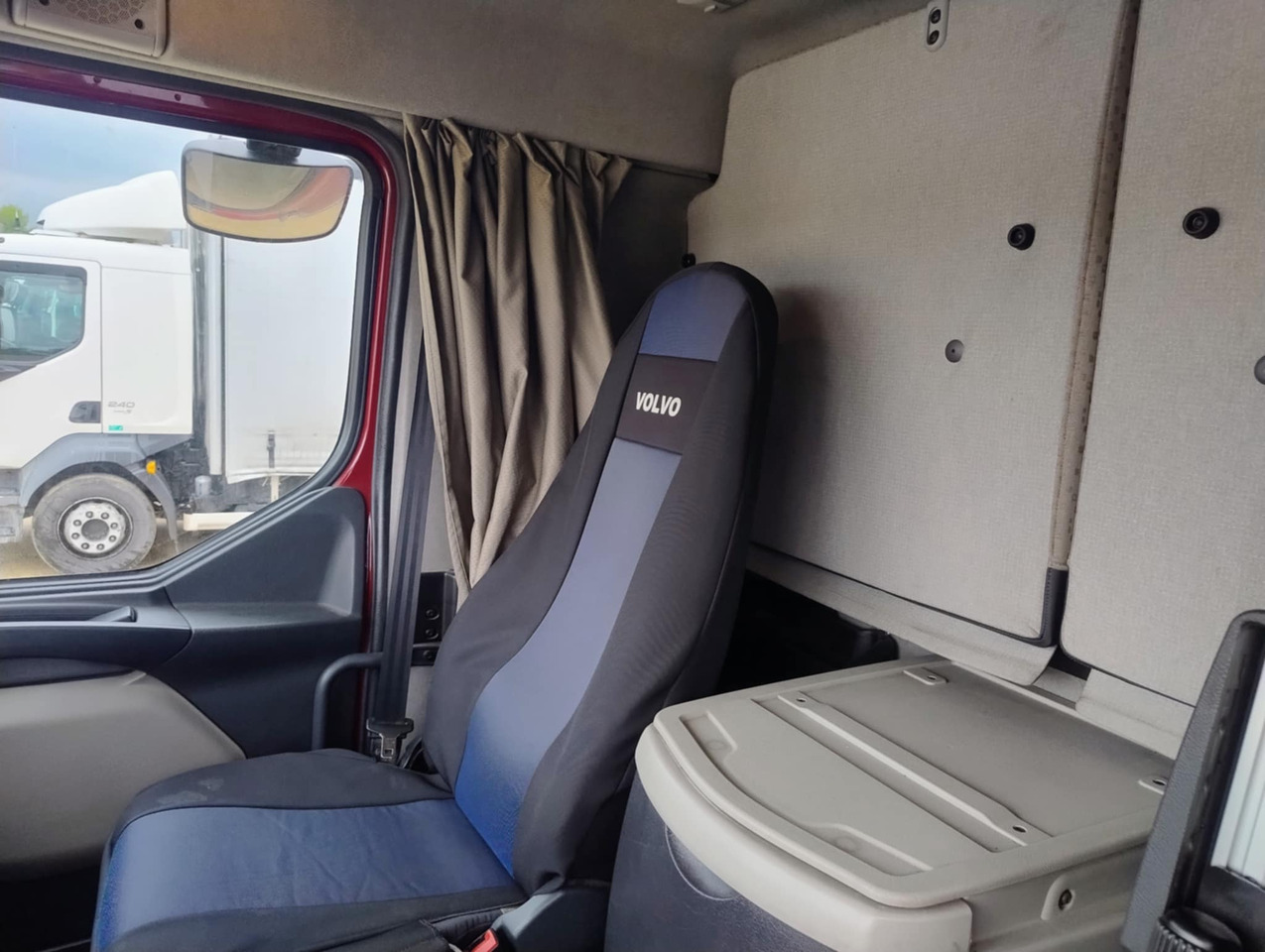 RENAULT Midlum 300 / Curtain 18 EPAL / Sleeping cab leasing RENAULT Midlum 300 / Curtain 18 EPAL / Sleeping cab: obrázek 7