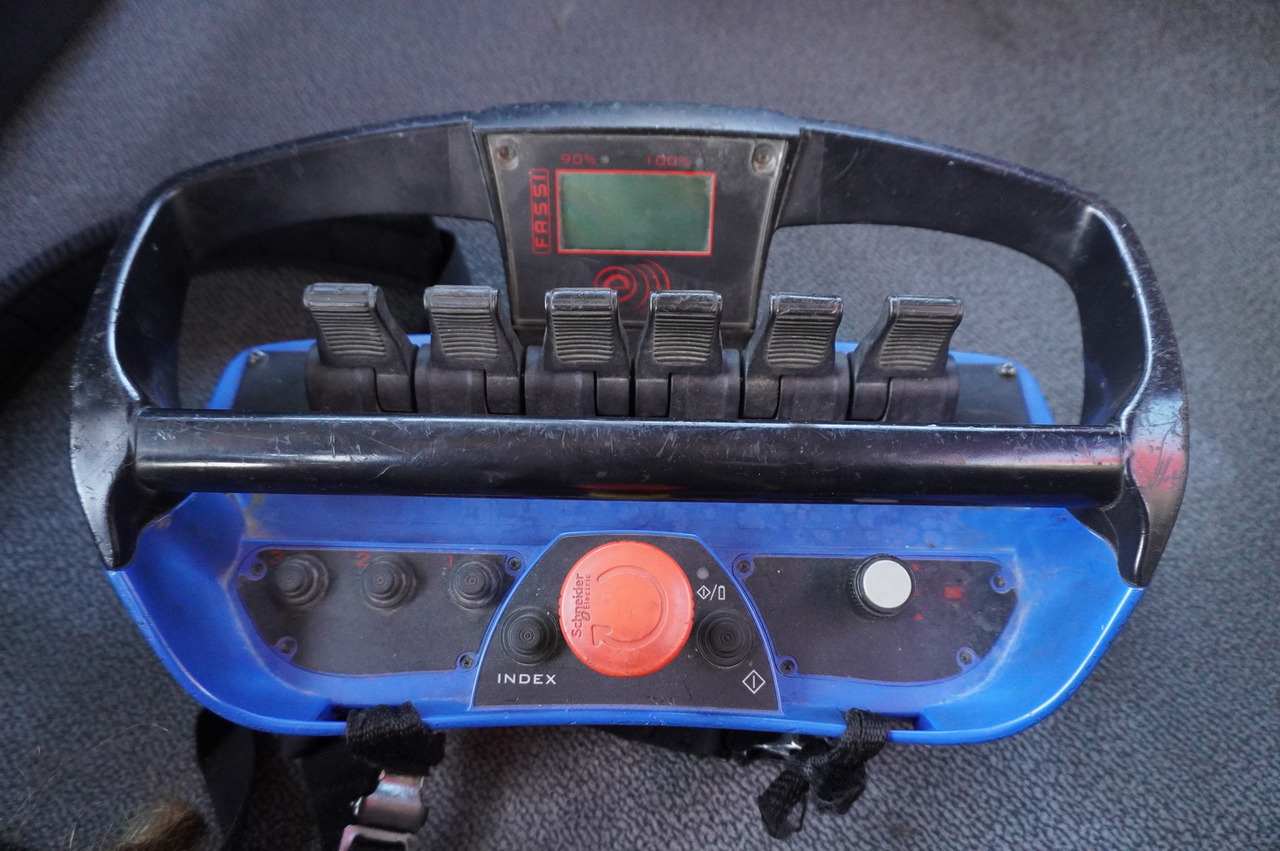 Auto s hydraulickou rukou RENAULT RENAULT C280 DTI 8 / FASSI crane 5.6 T / 560 MTH / range 8 m / Flatbed 15 EPAL: obrázek 24