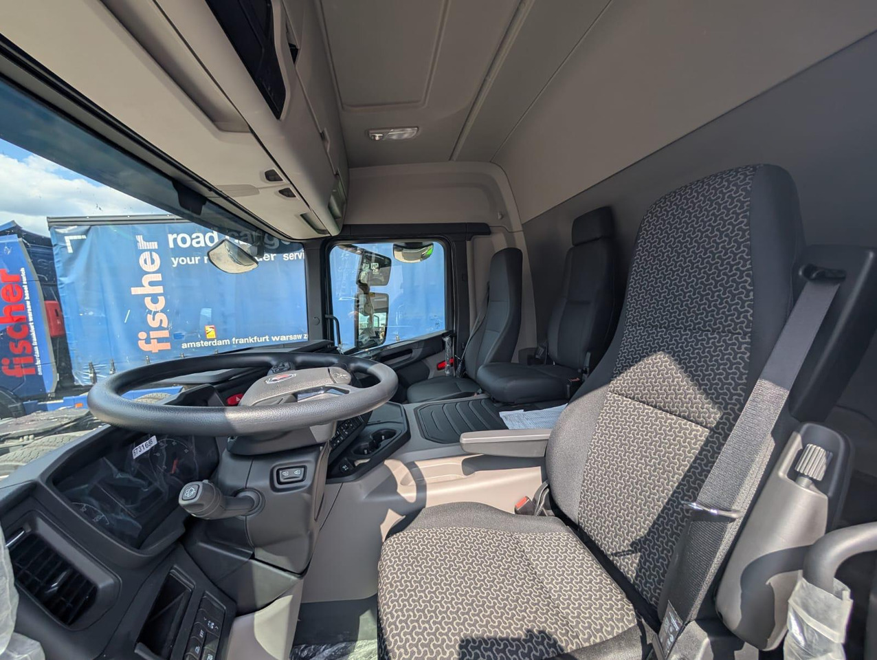 SCANIA P 340 B6x2*4NA / chassis frame / steering axle / CNG / large cab / 8 units - Podvozek s kabinou: obrázek 5 SCANIA P 340 B6x2*4NA / chassis frame / steering axle / CNG / large cab / 8 units - Podvozek s kabinou: obrázek 5