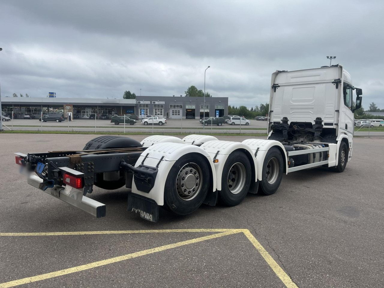 SCANIA R560 B8x4*4 / Chassis / sleeper cab / Power take-off - Auto s hydraulickou rukou: obrázek 3 SCANIA R560 B8x4*4 / Chassis / sleeper cab / Power take-off - Auto s hydraulickou rukou: obrázek 3