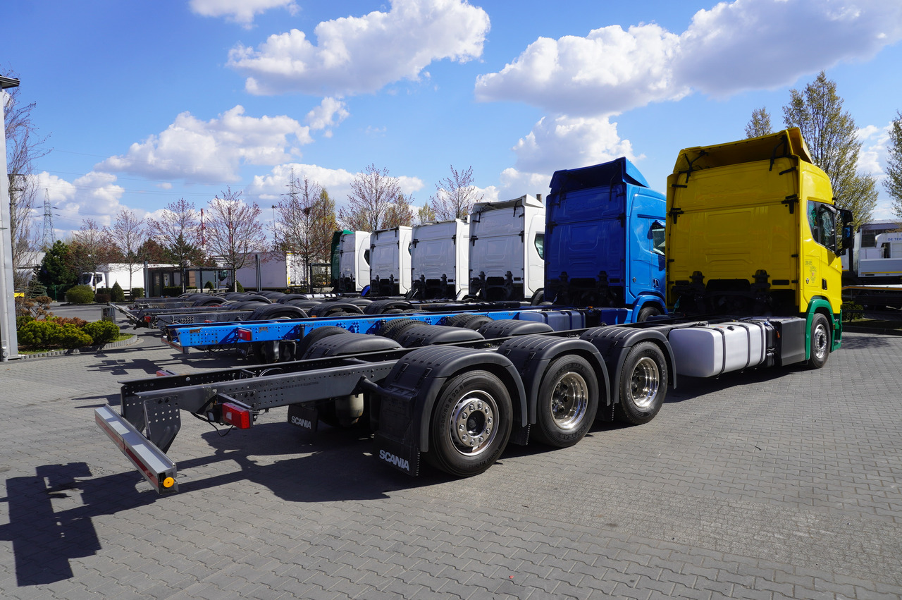 SCANIA R650 V8 / 650 HP/ frame 8.8 m / steered 4th axis / 20 units - Auto s hydraulickou rukou: obrázek 2 SCANIA R650 V8 / 650 HP/ frame 8.8 m / steered 4th axis / 20 units - Auto s hydraulickou rukou: obrázek 2