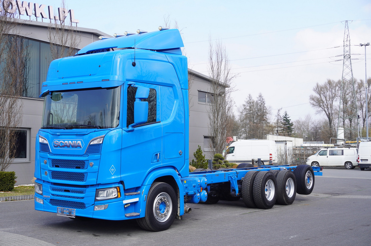SCANIA R650 V8 / 650 HP/ frame 8.8 m / steered 4th axle - Auto s hydraulickou rukou: obrázek 1 SCANIA R650 V8 / 650 HP/ frame 8.8 m / steered 4th axle - Auto s hydraulickou rukou: obrázek 1