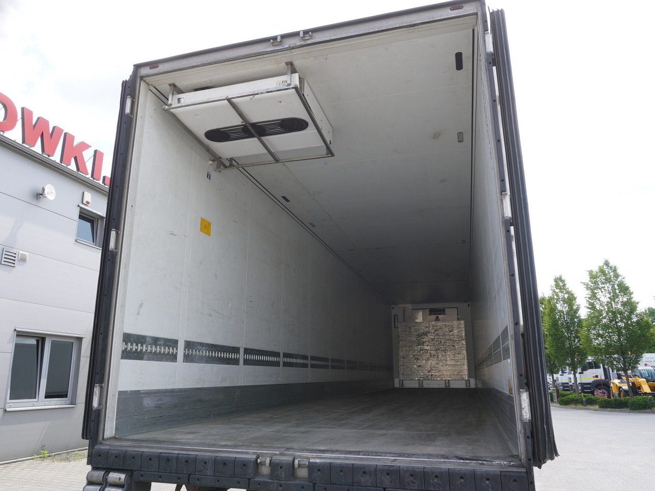 SCHMITZ refrigerator semi-trailer/ Thermoking SLX I Spectrum 250 / Multitemperature / 5 units - Chladírenský návěs: obrázek 4 SCHMITZ refrigerator semi-trailer/ Thermoking SLX I Spectrum 250 / Multitemperature / 5 units - Chladírenský návěs: obrázek 4
