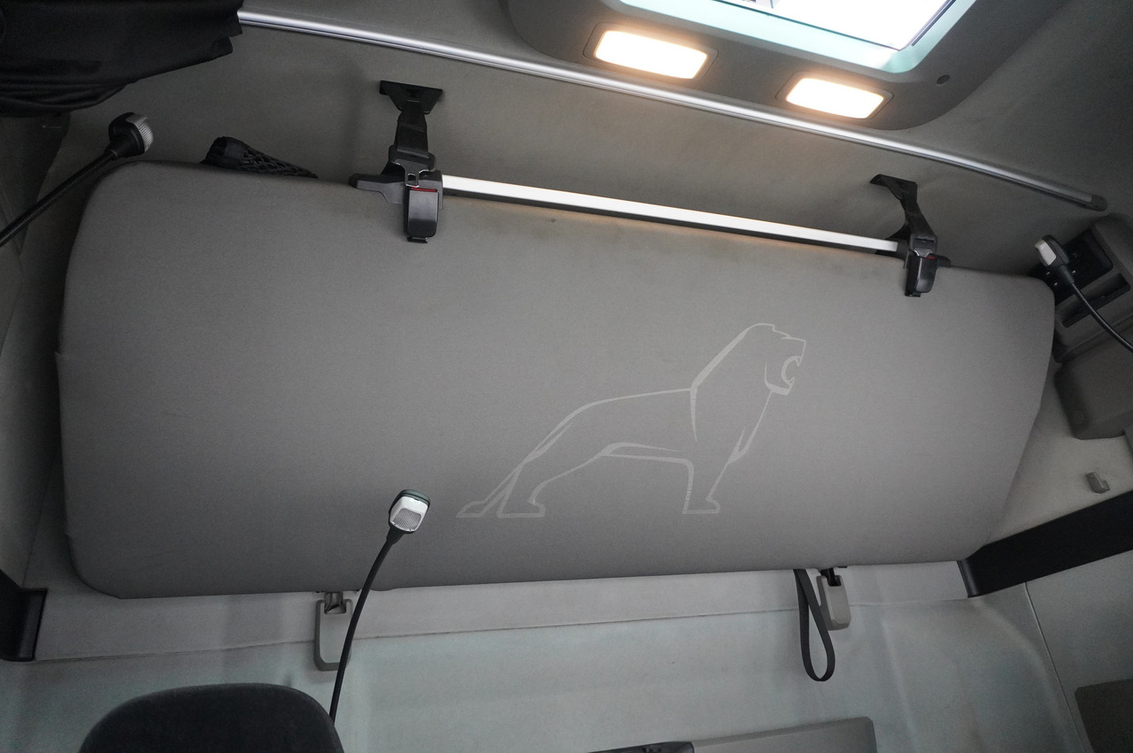 Tahač MAN TGX 28.510 6x2 / Sleeper cab / NEW tires / GVW 65 t: obrázek 29 Tahač MAN TGX 28.510 6x2 / Sleeper cab / NEW tires / GVW 65 t: obrázek 29