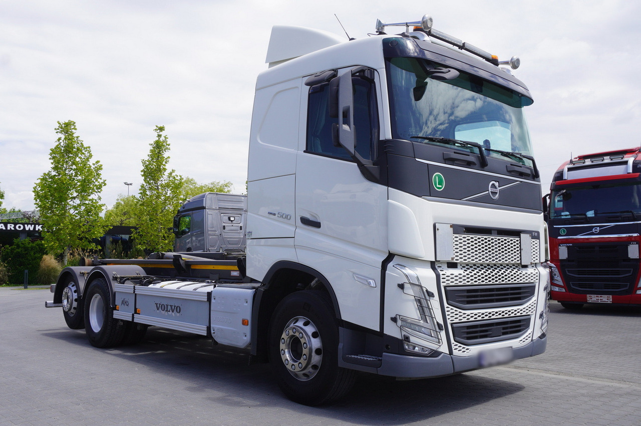 VOLVO FH 500 / VDL hooklift 21 tons / 2022 / steering 3d axle / 2 units - Hákový nosič kontejnerů: obrázek 2 VOLVO FH 500 / VDL hooklift 21 tons / 2022 / steering 3d axle / 2 units - Hákový nosič kontejnerů: obrázek 2