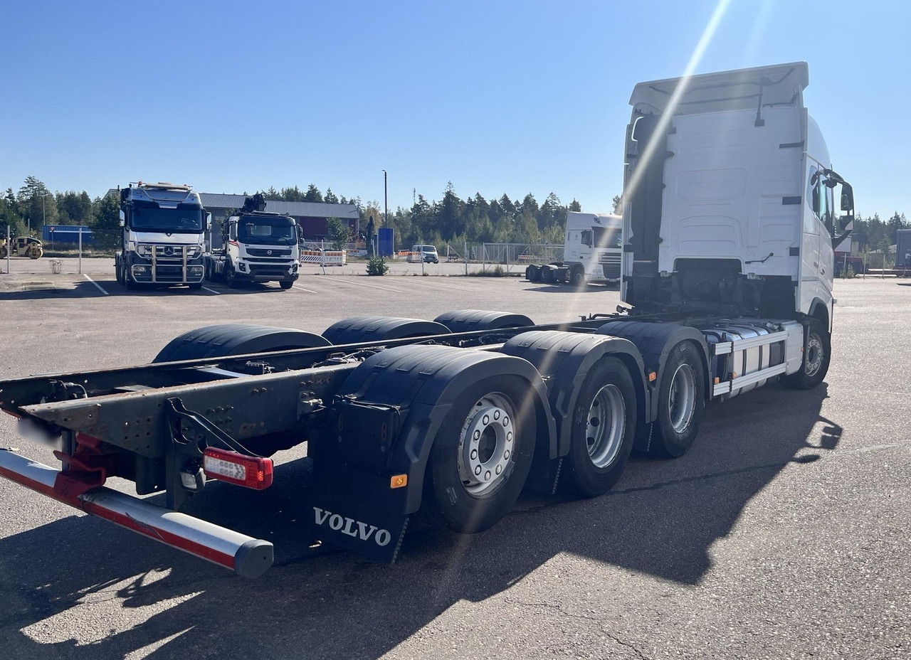 VOLVO FH 650 8x4 / Truck chassis / Sleeper cab - Auto s hydraulickou rukou: obrázek 3 VOLVO FH 650 8x4 / Truck chassis / Sleeper cab - Auto s hydraulickou rukou: obrázek 3