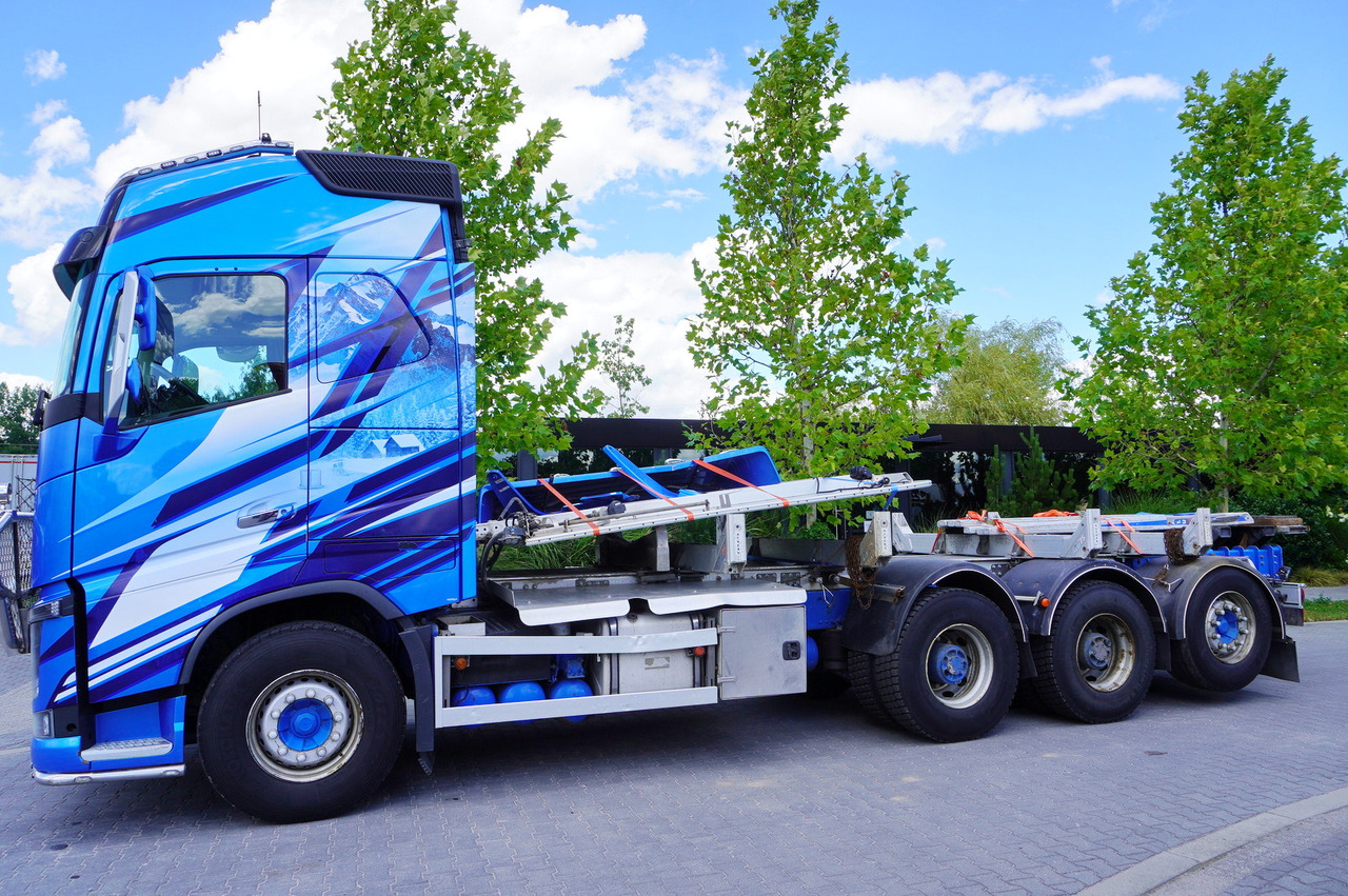 VOLVO FH16 750 8x4 / ALUCAR stanchion superstructure / 7.6 m chassis / Steered axle - Podvozek s kabinou: obrázek 3 VOLVO FH16 750 8x4 / ALUCAR stanchion superstructure / 7.6 m chassis / Steered axle - Podvozek s kabinou: obrázek 3
