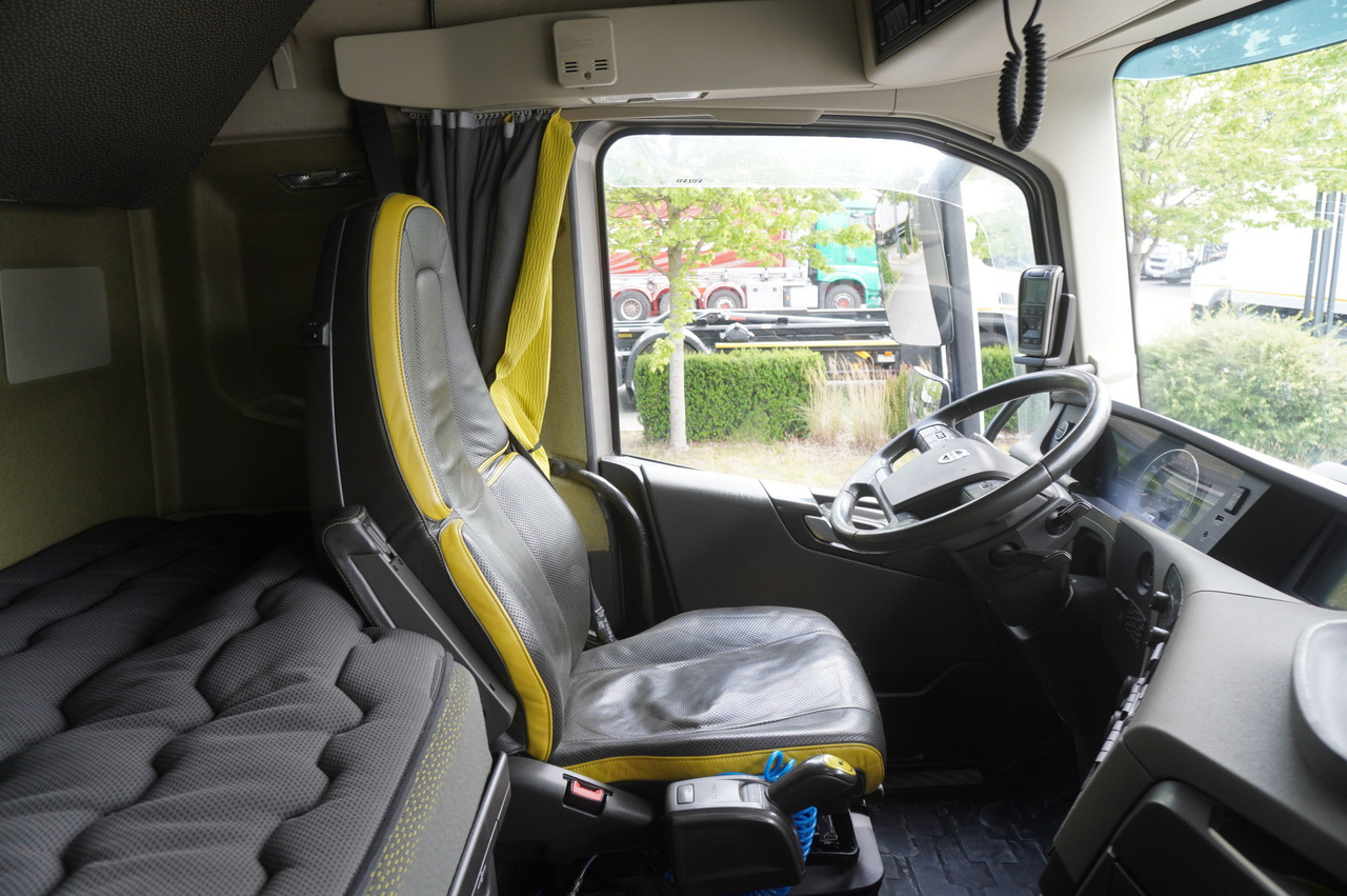 Auto s hydraulickou rukou VOLVO FH16 750 8x4x4 / 750 HP! / Frame 685 cm / Steered 4th axle: obrázek 27