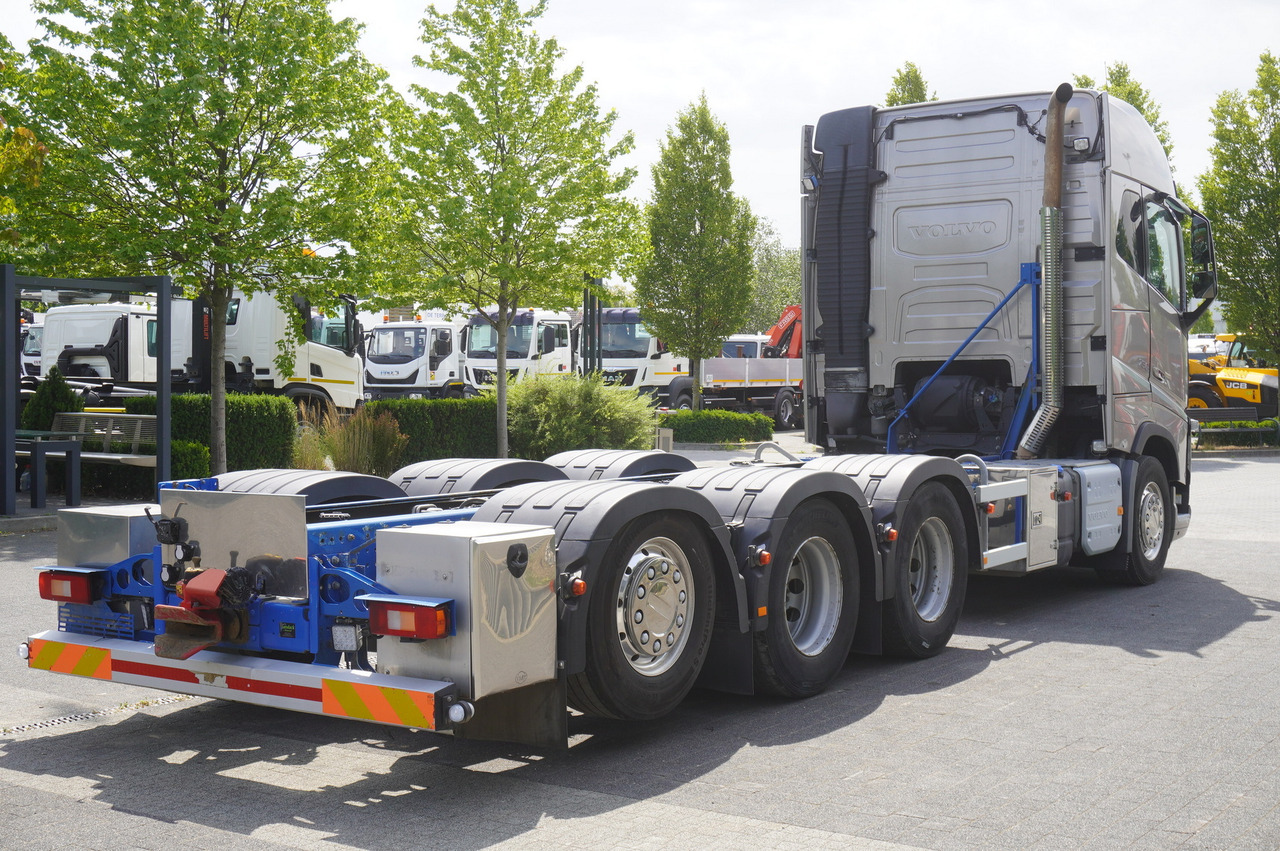 VOLVO FH16 750 8x4x4 / 750 HP! / Frame 685 cm / Steered 4th axle - Podvozek s kabinou: obrázek 5 VOLVO FH16 750 8x4x4 / 750 HP! / Frame 685 cm / Steered 4th axle - Podvozek s kabinou: obrázek 5
