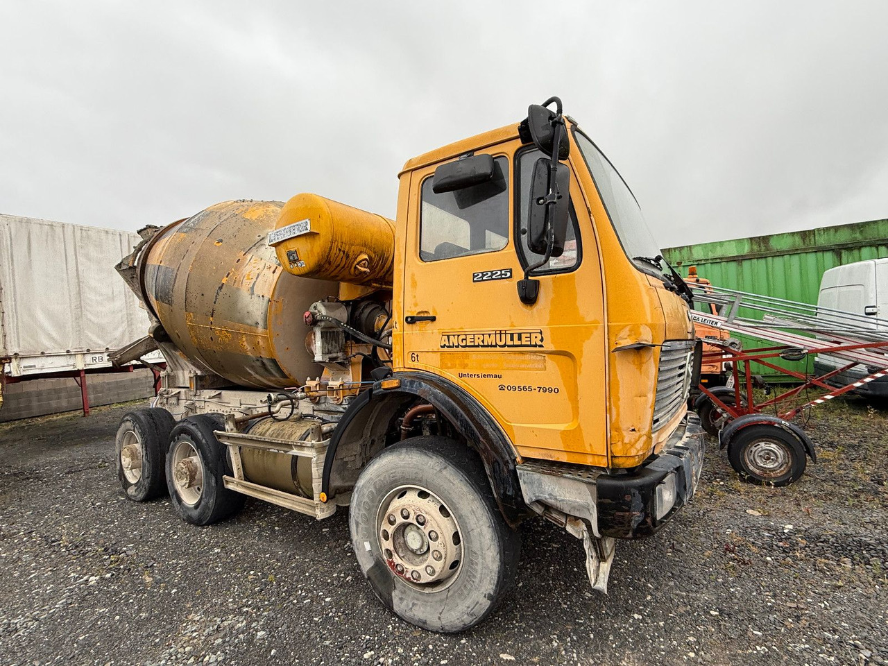 Autodomíchávač Mercedes-Benz 2225 - 6X4: obrázek 13