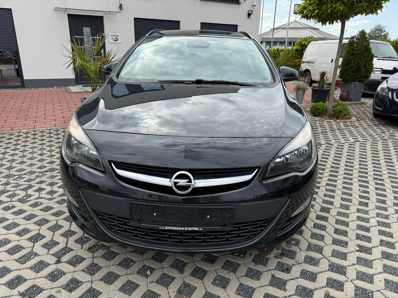 Opel Astra Sports Tourer 2.0 CDTI Sport 1 Hand - Osobní auto: obrázek 2 Opel Astra Sports Tourer 2.0 CDTI Sport 1 Hand - Osobní auto: obrázek 2