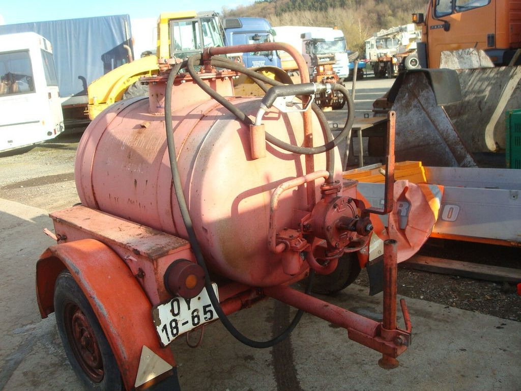 Tank - Cisternový přívěs: obrázek 4 Tank - Cisternový přívěs: obrázek 4