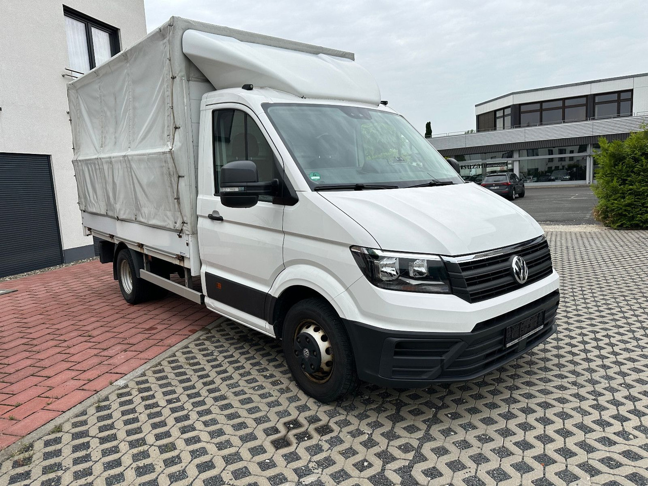 Volkswagen Crafter 50 Pritsche Plane 5-Tonne Volkswagen Crafter 50 Pritsche Plane 5-Tonne - Plachtová dodávka: obrázek 1 Volkswagen Crafter 50 Pritsche Plane 5-Tonne Volkswagen Crafter 50 Pritsche Plane 5-Tonne - Plachtová dodávka: obrázek 1