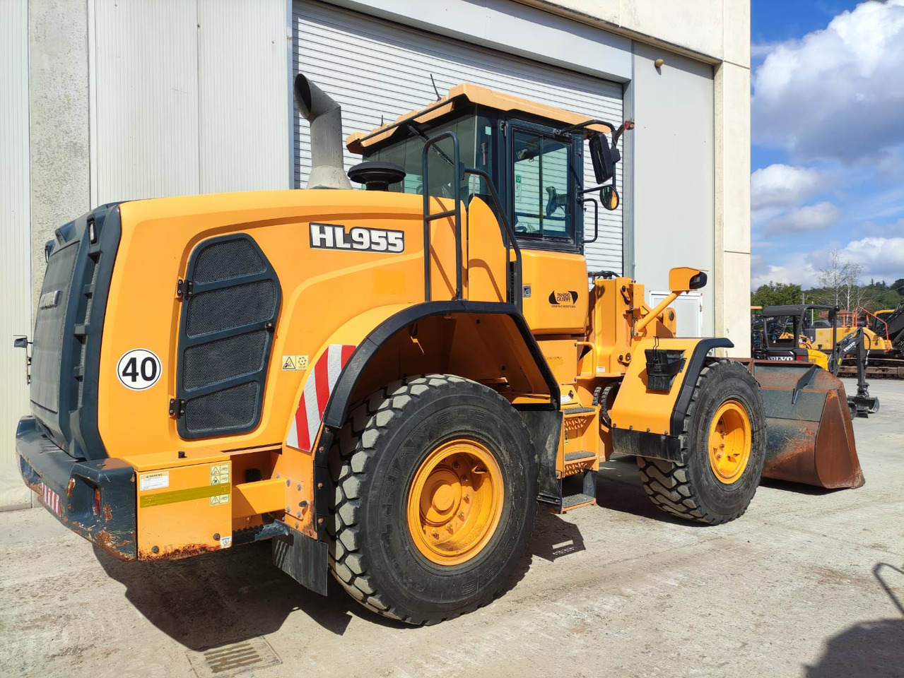 HYUNDAI HL955 - Kolový nakladač: obrázek 4 HYUNDAI HL955 - Kolový nakladač: obrázek 4