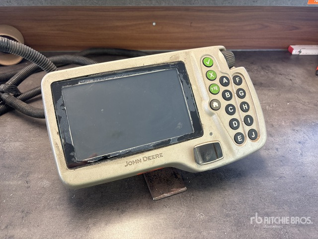 2012 John Deere 864 Premium Round Baler - Lis na válcové balíky: obrázek 3 2012 John Deere 864 Premium Round Baler - Lis na válcové balíky: obrázek 3