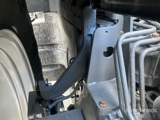 2015 Massey Ferguson 8737 4WD Tractor - Traktor: obrázek 3 2015 Massey Ferguson 8737 4WD Tractor - Traktor: obrázek 3