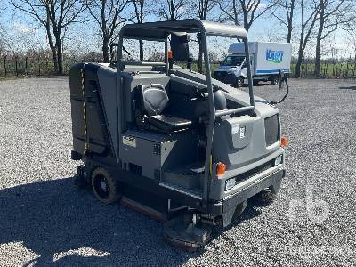 KAECHER B300 RI Ride-On Industrial Vacuum - Průmyslový vysavač: obrázek 4 KAECHER B300 RI Ride-On Industrial Vacuum - Průmyslový vysavač: obrázek 4