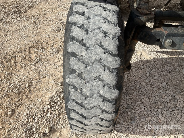 2003 New Holland TS110 2WD Tractor - Traktor: obrázek 5 2003 New Holland TS110 2WD Tractor - Traktor: obrázek 5