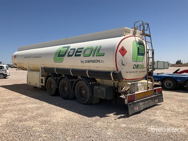 2004 ROS ROCA SC3 Tri/A Tanker Trailer - Cisternový návěs: obrázek 2 2004 ROS ROCA SC3 Tri/A Tanker Trailer - Cisternový návěs: obrázek 2