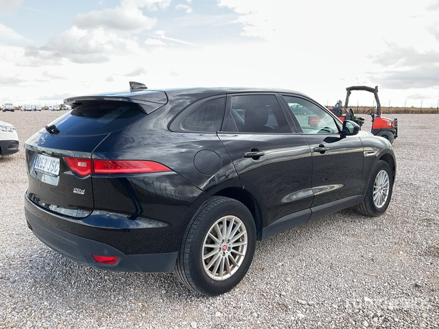 2016 Jaguar F Pace Automobile - SUV: obrázek 3 2016 Jaguar F Pace Automobile - SUV: obrázek 3