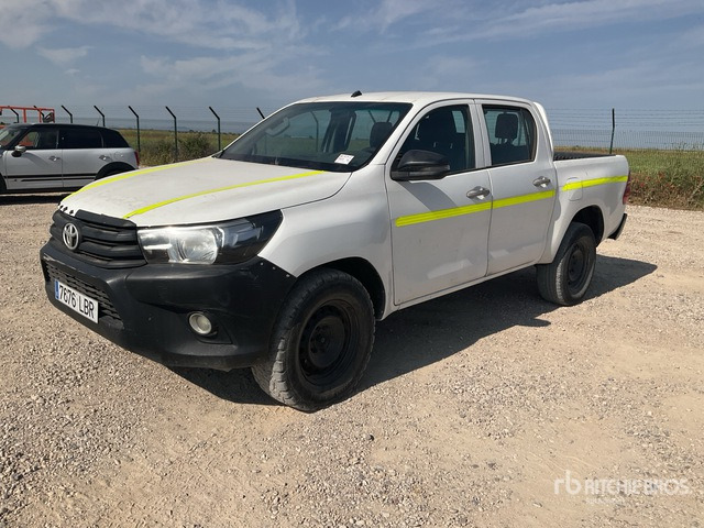 2019 Toyota Hilux 4x4 Crew Cab Pickup - Pick-up: obrázek 1 2019 Toyota Hilux 4x4 Crew Cab Pickup - Pick-up: obrázek 1