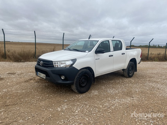 2019 Toyota Hilux 4x4 Pickup - Pick-up: obrázek 2 2019 Toyota Hilux 4x4 Pickup - Pick-up: obrázek 2