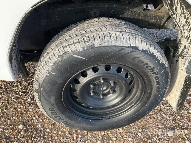 2020 Toyota Hilux 4x4 Crew Cab Pickup - Pick-up: obrázek 5 2020 Toyota Hilux 4x4 Crew Cab Pickup - Pick-up: obrázek 5