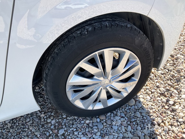 2021 Peugeot 208 Automobile - Osobní auto: obrázek 4 2021 Peugeot 208 Automobile - Osobní auto: obrázek 4