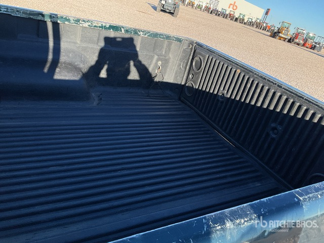 2021 Toyota Hilux 4x4 Crew Cab Pickup - Pick-up: obrázek 4 2021 Toyota Hilux 4x4 Crew Cab Pickup - Pick-up: obrázek 4