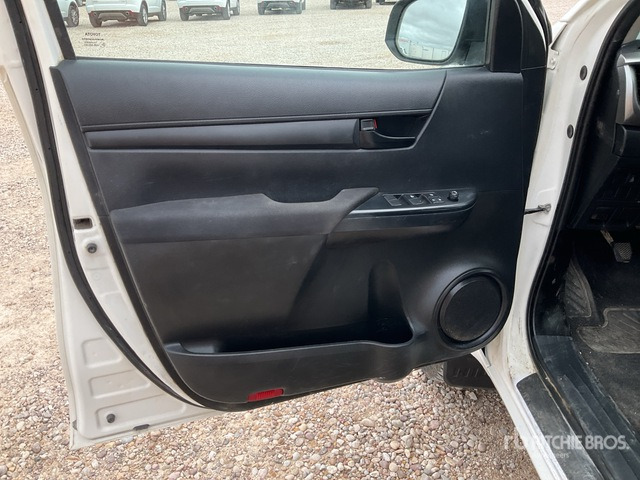 2021 Toyota Hilux Pickup - Pick-up: obrázek 4 2021 Toyota Hilux Pickup - Pick-up: obrázek 4