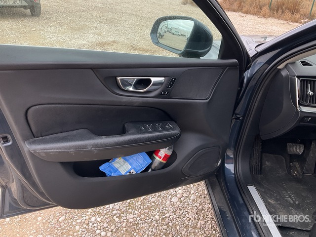 2021 Volvo V60 SUV - SUV: obrázek 4 2021 Volvo V60 SUV - SUV: obrázek 4