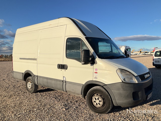 2009 Iveco Daily 35S13 Cargo Van - Dodávka: obrázek 4 2009 Iveco Daily 35S13 Cargo Van - Dodávka: obrázek 4