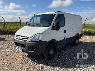 IVECO 35S10 4x2 - Skříňový nákladní auto: obrázek 1 IVECO 35S10 4x2 - Skříňový nákladní auto: obrázek 1