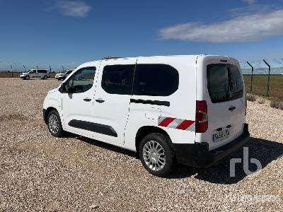 TOYOTA PROACE CITY VER 5 - Osobní auto: obrázek 2 TOYOTA PROACE CITY VER 5 - Osobní auto: obrázek 2