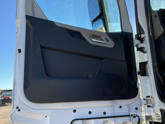 2020 Ford F-MAX 500 4x2 S/A Sleeper Truck Tractor - Tahač: obrázek 4 2020 Ford F-MAX 500 4x2 S/A Sleeper Truck Tractor - Tahač: obrázek 4