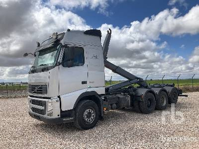 VOLVO FH 8x4 - Hákový nosič kontejnerů: obrázek 1 VOLVO FH 8x4 - Hákový nosič kontejnerů: obrázek 1